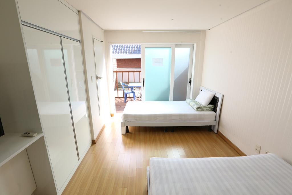Phil House Hostel Guri Δωμάτιο φωτογραφία